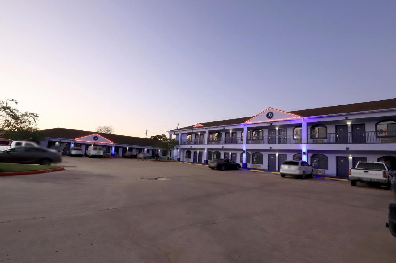 Scottish Inn And Suites Houston-Jones Road Louetta Luaran gambar