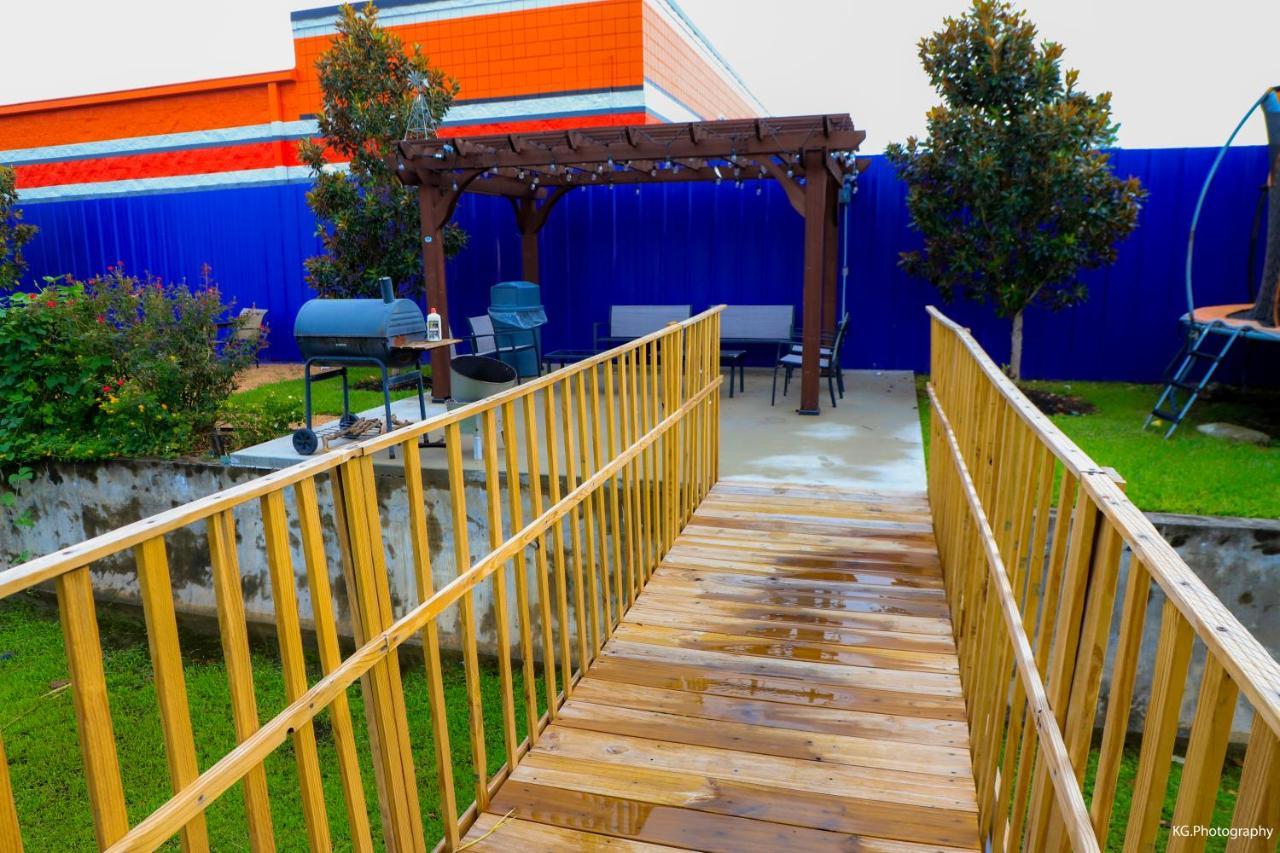 Scottish Inn And Suites Houston-Jones Road Louetta Luaran gambar