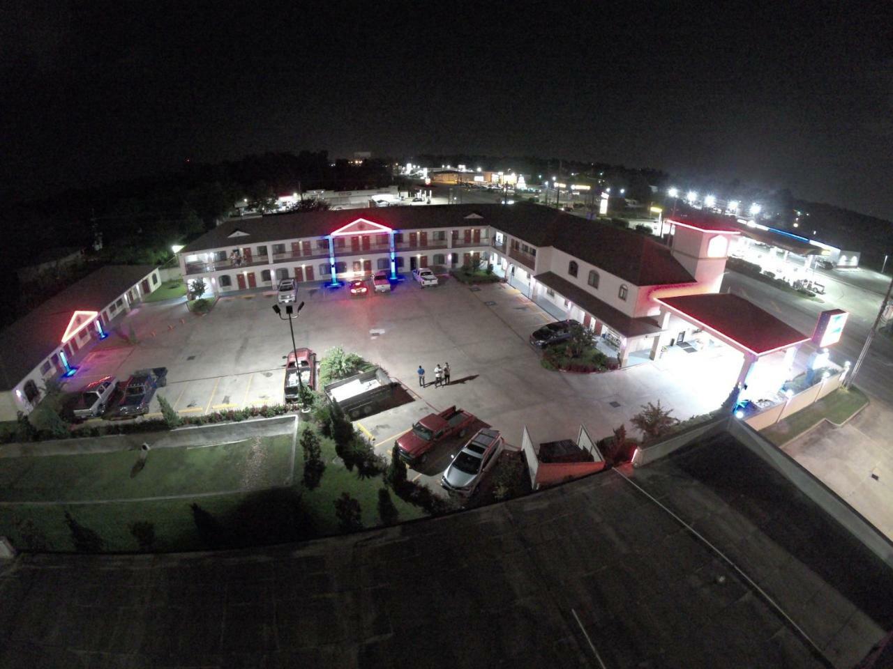 Scottish Inn And Suites Houston-Jones Road Louetta Luaran gambar